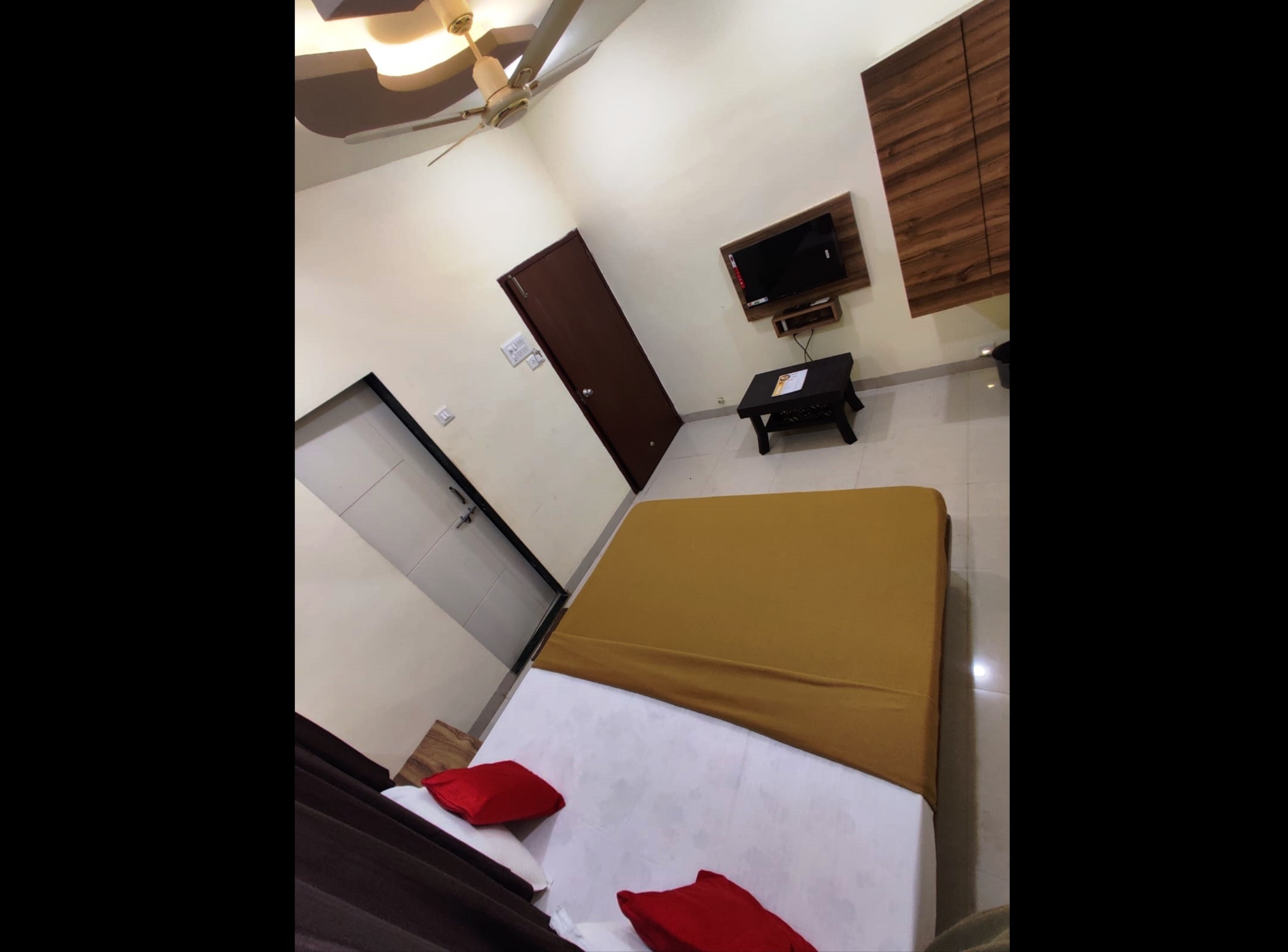 Deluxe AC Room 1