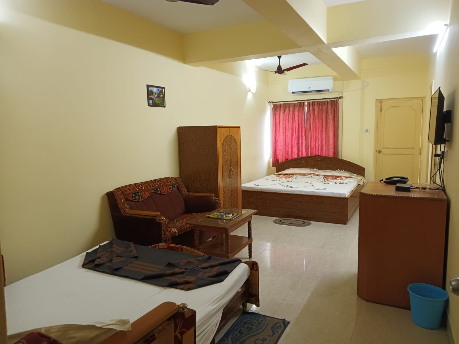 Oyezterbay Resort - Tap to explore photos