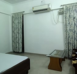 Deluxe AC Room
