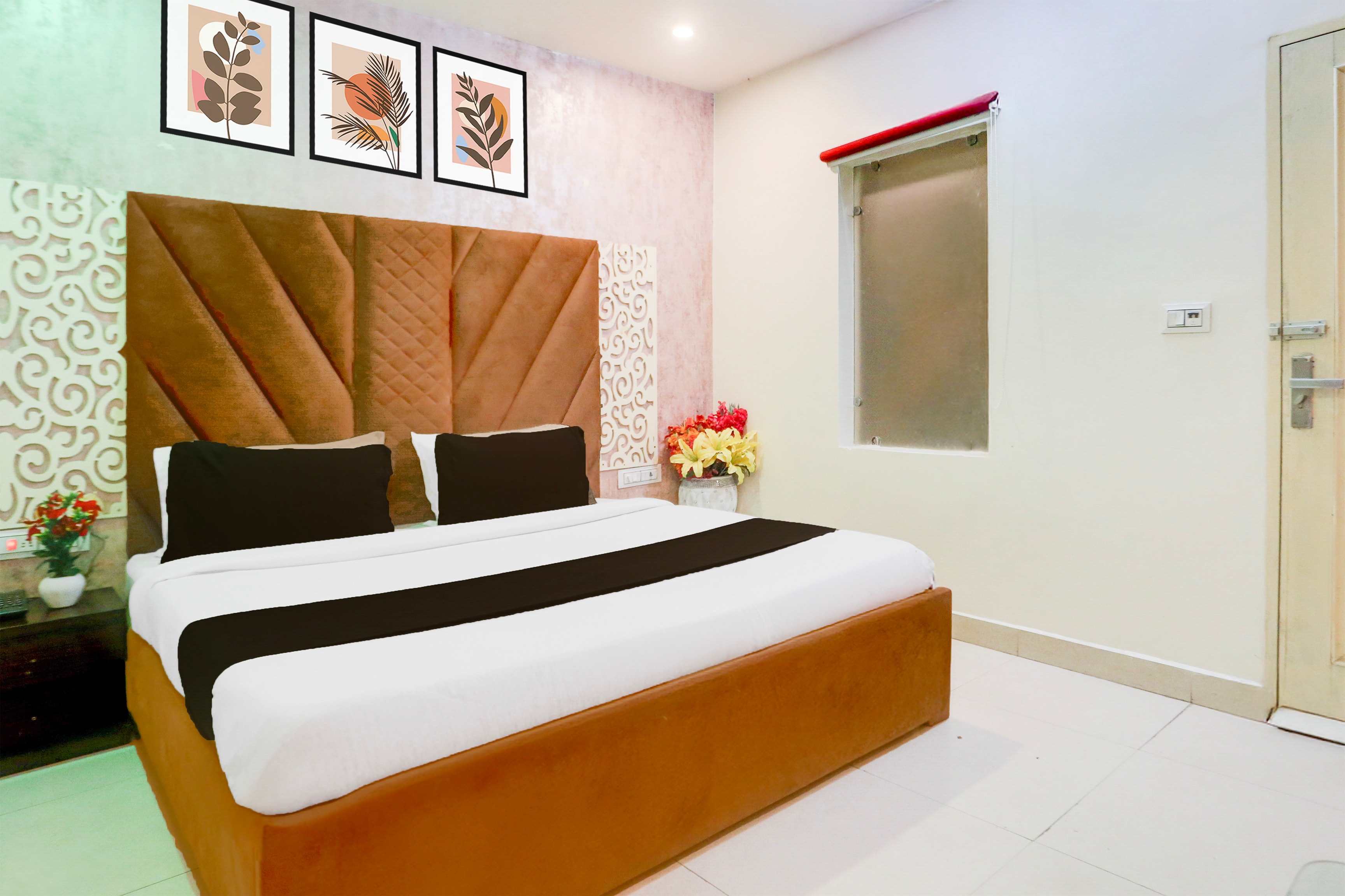 Super Collection O Roop Vihar Rohtak Formerly Hotel Maha - Tap to explore photos