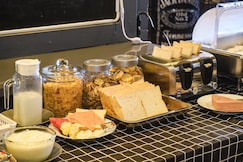 Balcony Party Hostel, Krabi