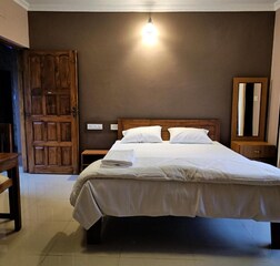 Deluxe Room with Balcony
