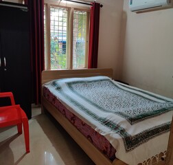 Standard Room (S1, S2)