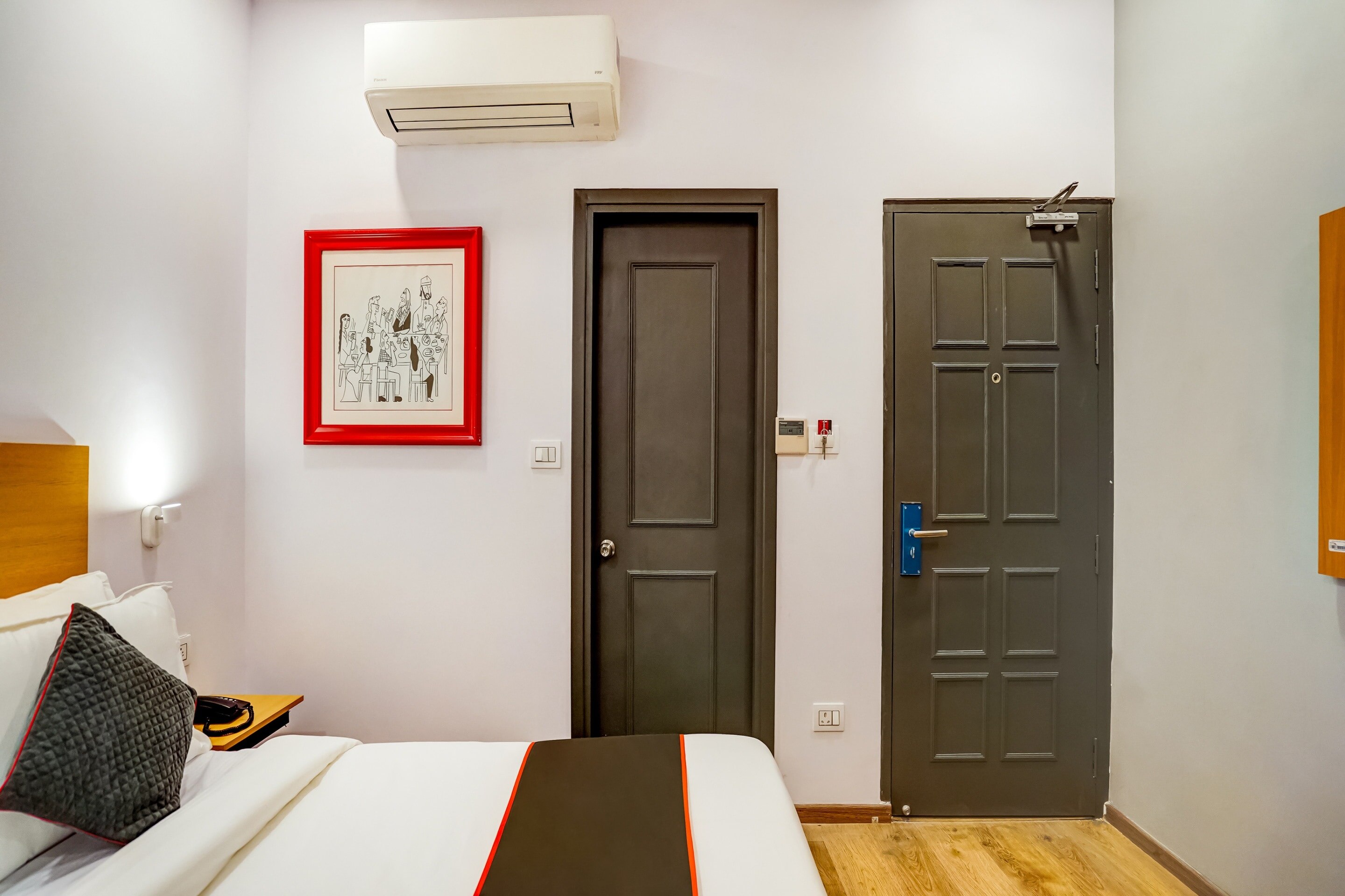Townhouse Sector 19 Indiranagar Near Fun Republic Mall - Tap to explore photos