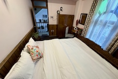 Wooden room 201, Darjeeling