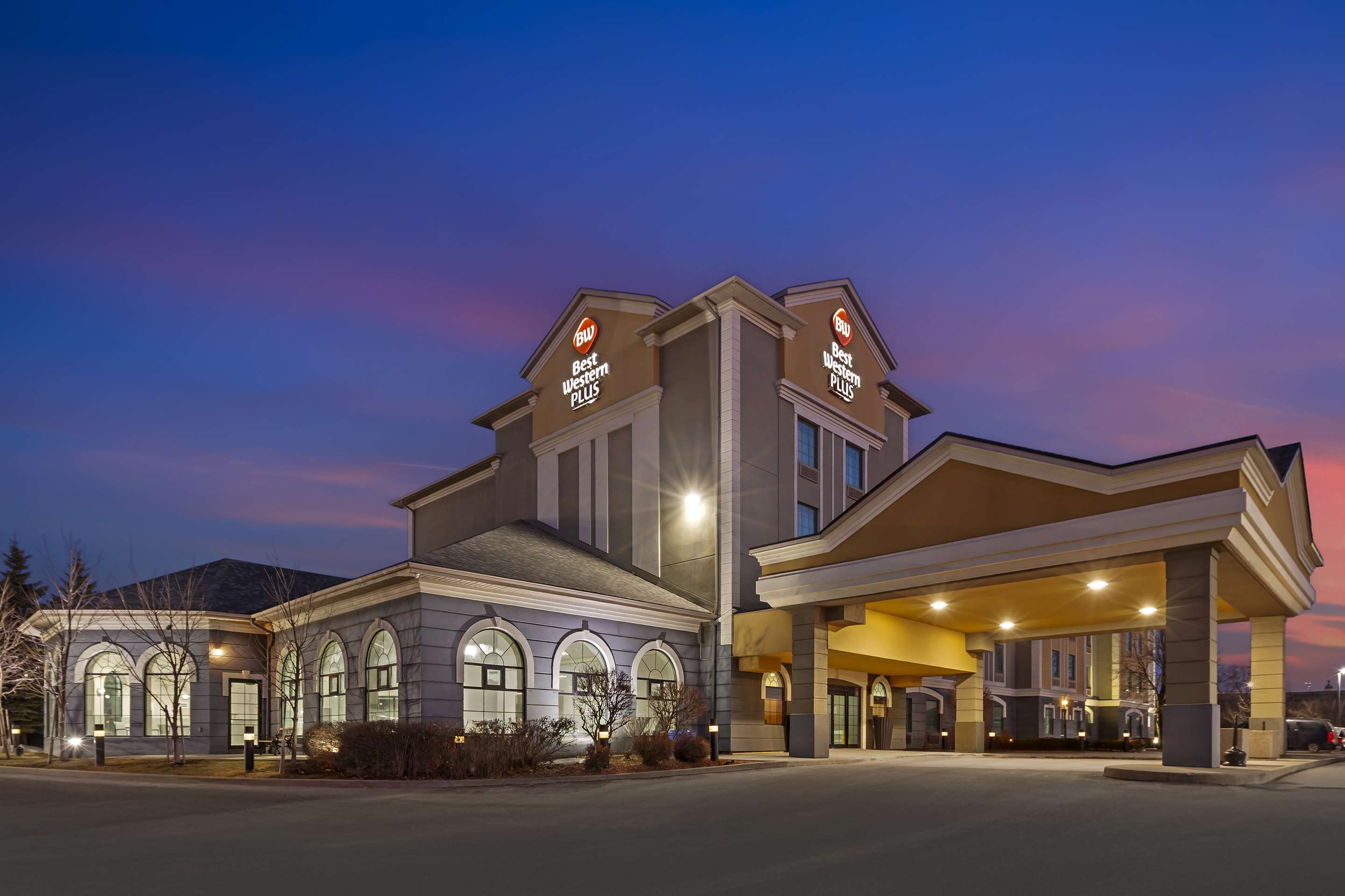 Best Western Plus Executive Inn - Tap to explore photos