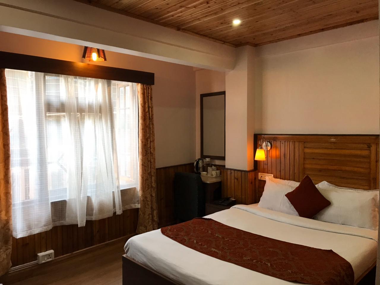 The Pinewood Hotel Best Rates On Darjeeling Hotel Deals Reviews Photos