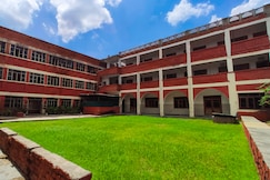 Hotel Goverdhan, Walking to Raja Ki Mandi Railway & 3 km from ISBT, Agra