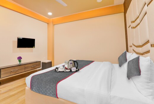 Super Collection O Hotel Blueline