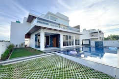 Santorini Sunset Villa, Mahabalipuram