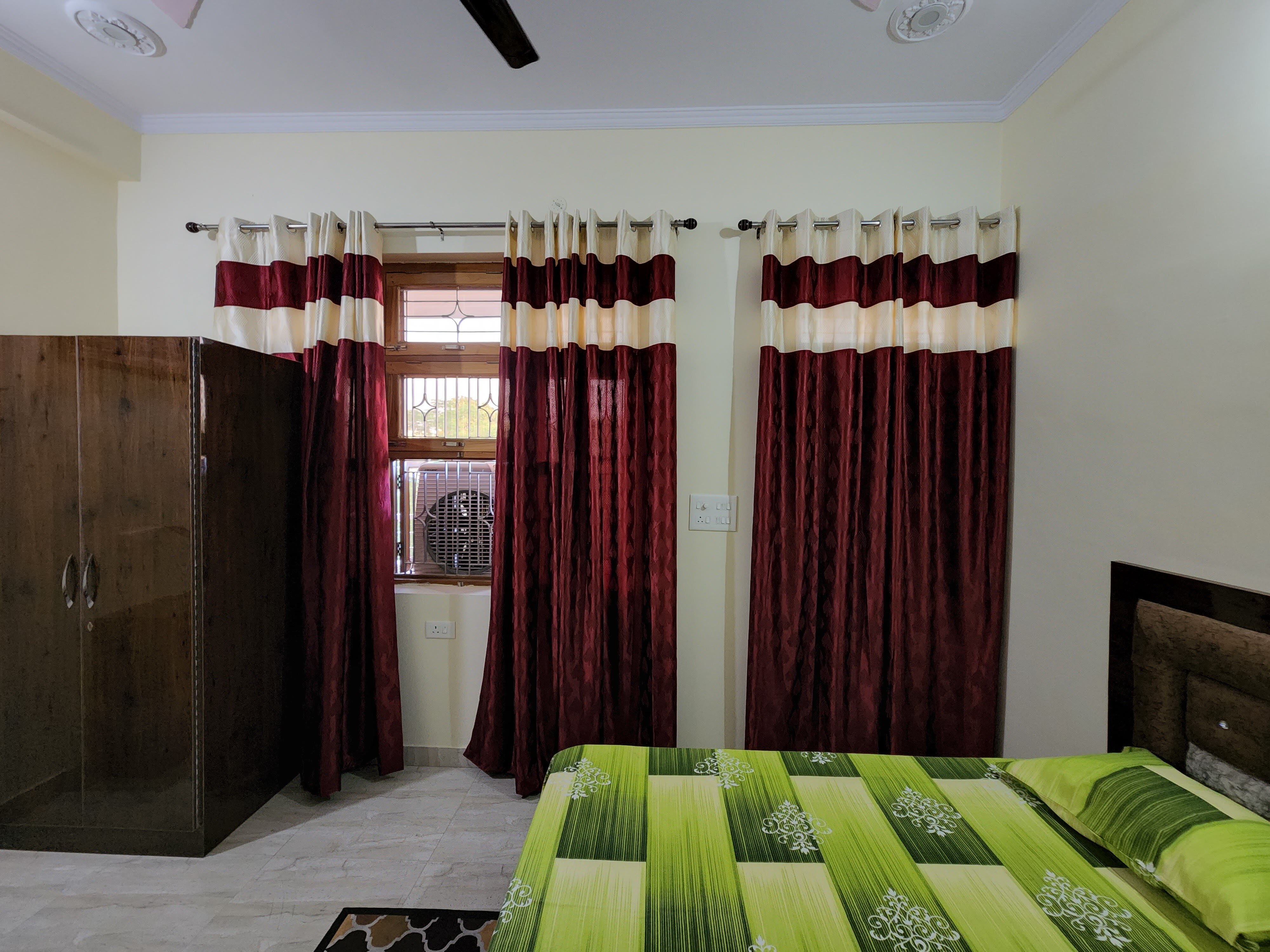 Daksh HomeStay - Tap to explore photos