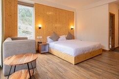 Hotel Patalsu, Manali