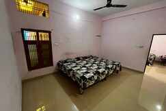 Shree ram homestay 3km from mandir, Ayodhya