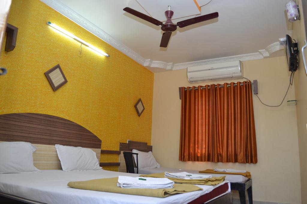 Hotel Shree Sai Vishwa - Tap to explore photos