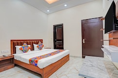 FabHotel Winsome Inn, Noida