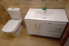 Moongile cottage, Kutralam