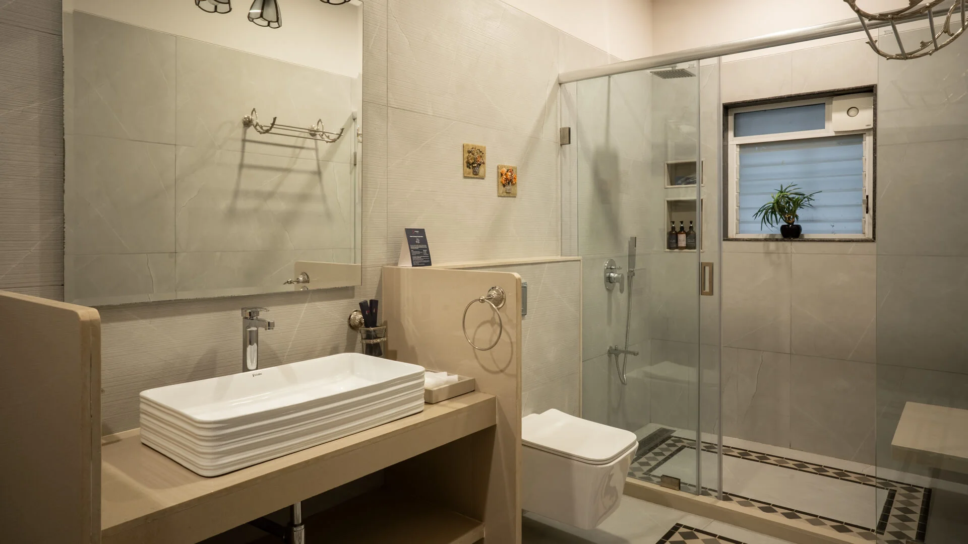 LohonoStays Capri 5