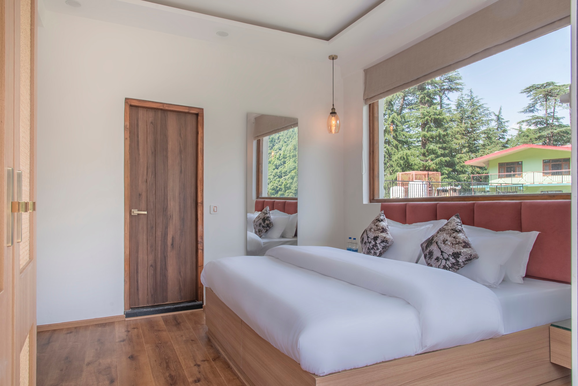 The Mirage | Luxury 2bhk | Heated Jacuzzi | Shimla - Tap to explore photos