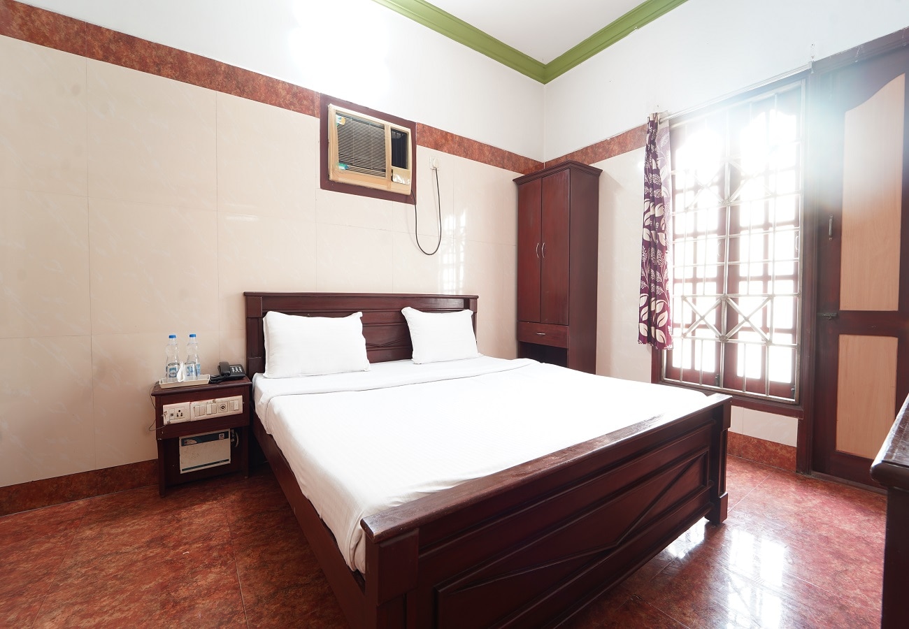 Hotel Janakiraman inn - Tap to explore photos
