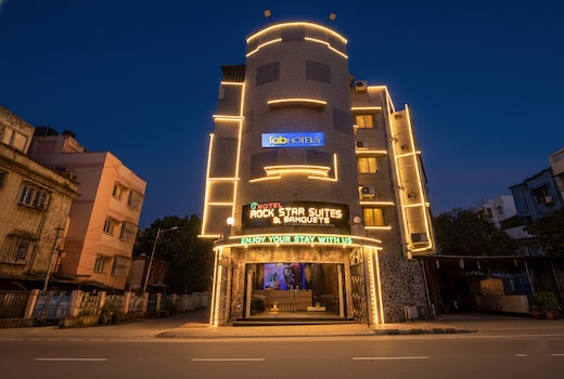 FabHotel Prime Rockstar Suites - Nr. Park Circus 7 Point