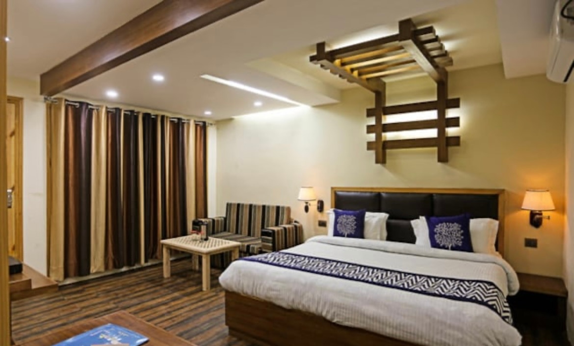 Hotel Grand Jigar Near Dal Lake - Tap to explore photos