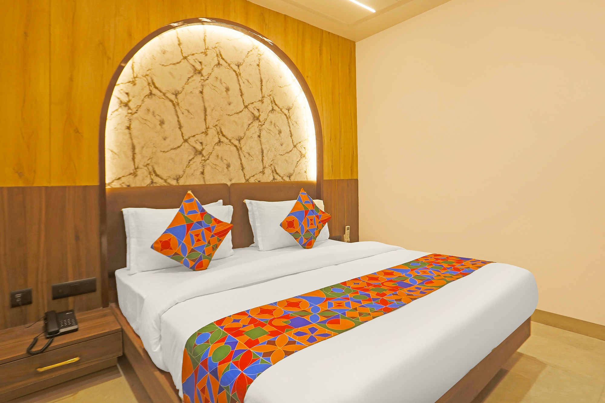 FabHotel Mishika Inn - Nr. New Delhi Railway Station - Tap to explore photos