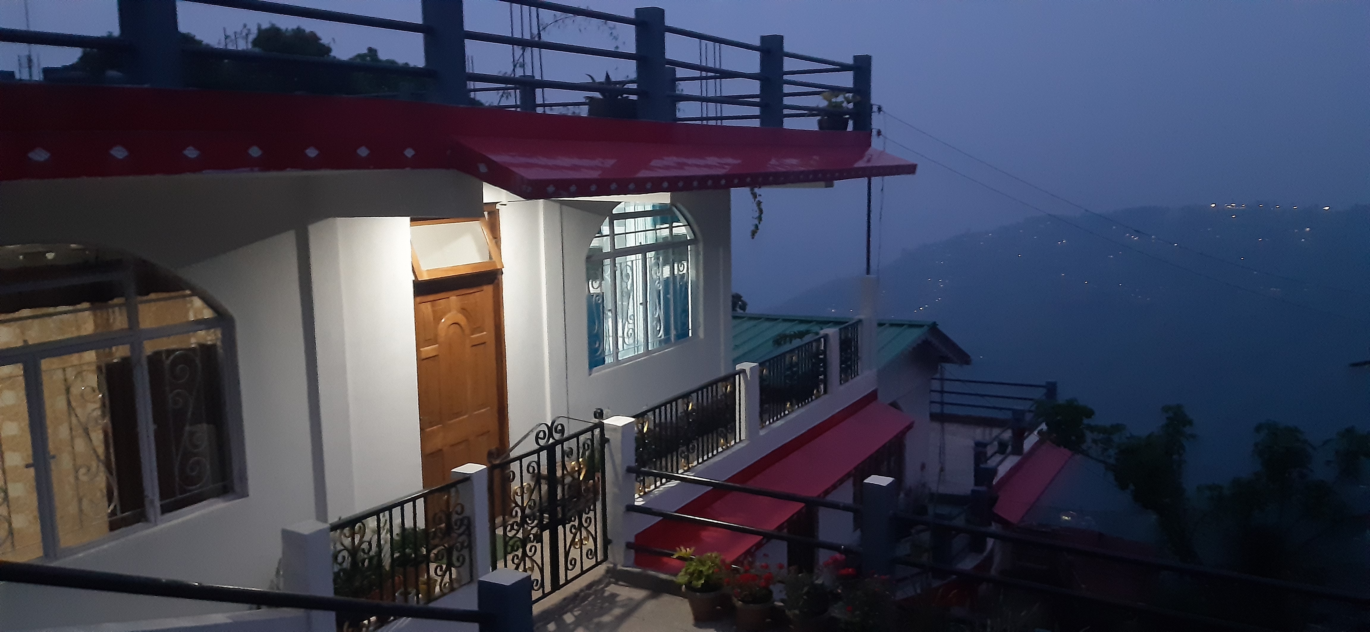Mountain homestay Darjeeling - Tap to explore photos