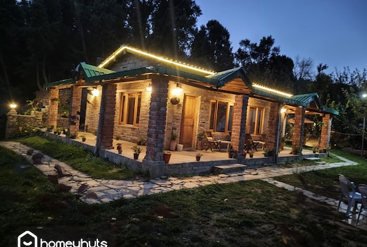 Stone cottage 2BR | Mukteshwar by homeyhuts