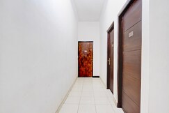 Hotel O Mega Inn Guest House, Kota Tegal
