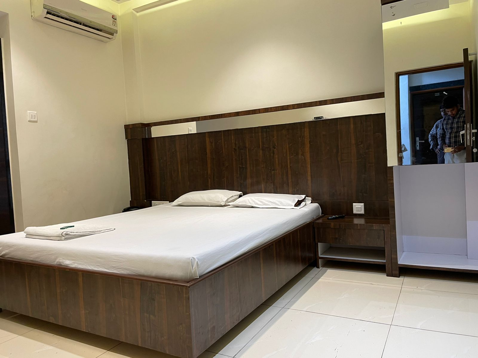 Deluxe AC Room 1