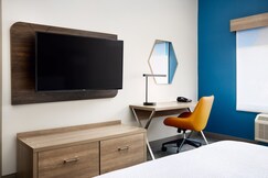 Holiday Inn Express and Suites Wheeling, Brooke
