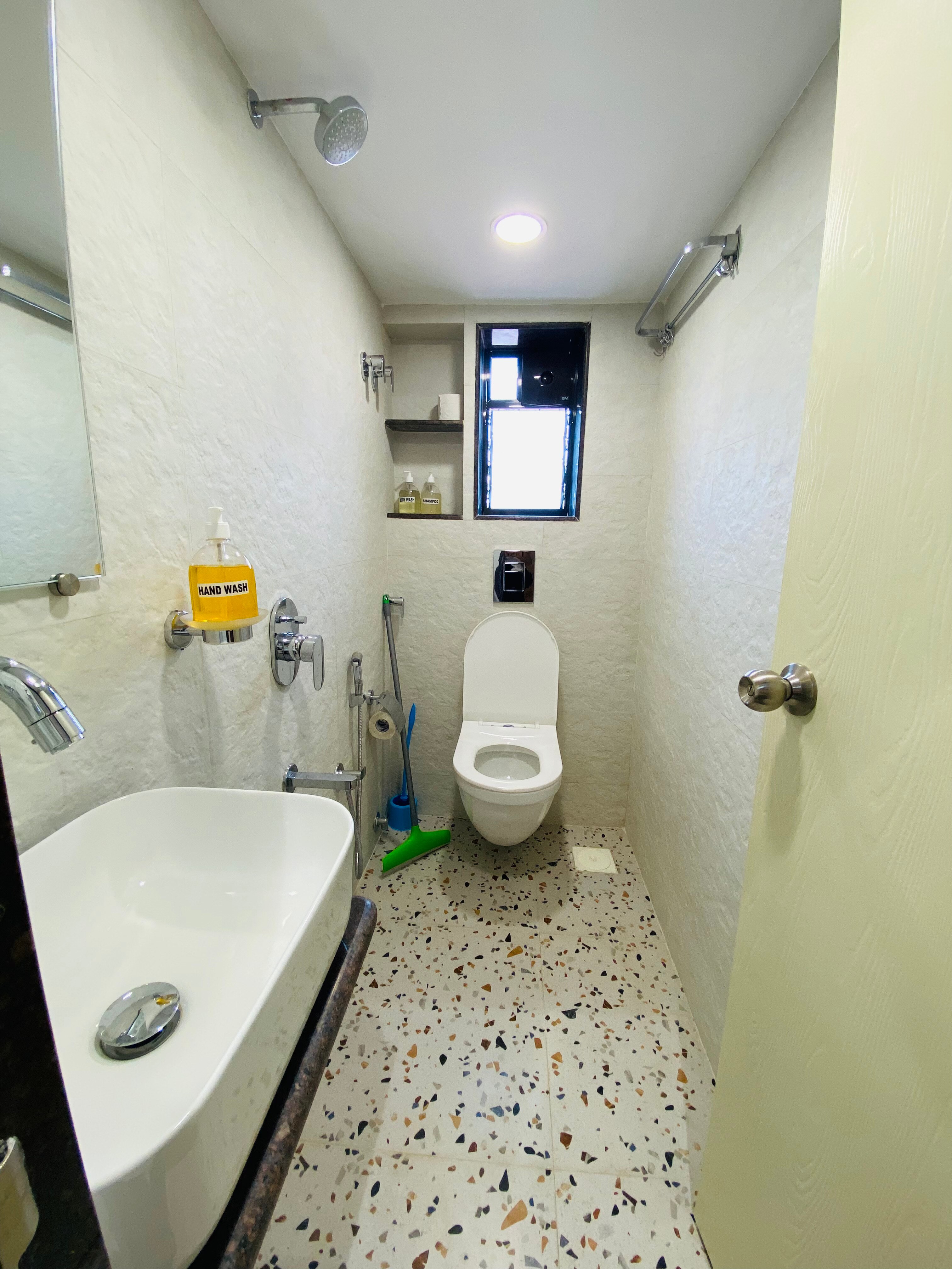 Nora Pocket Friendly Listing - Tap to explore photos