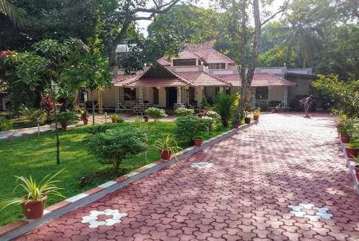 The Canaan | 5 mins walk to Beach
