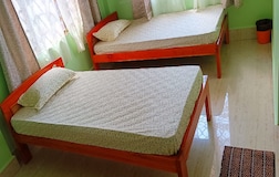 Double Bed / Twin Bed with Free Wifi