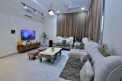 Stayleisurely Roman 4BHK Lonavala, Lonavala