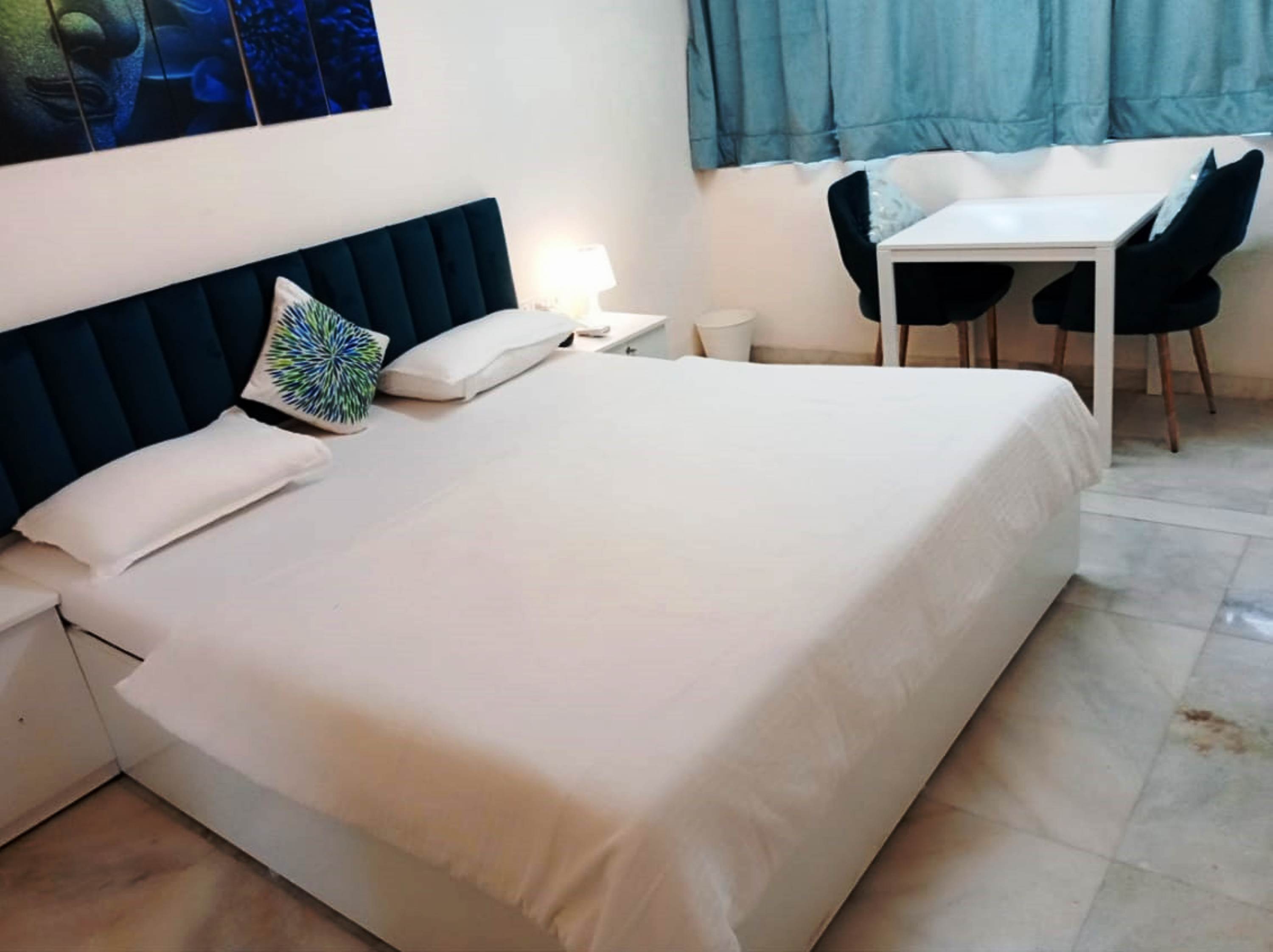 Luxury 2BHK Apartment In Andheri West - Tap to explore photos