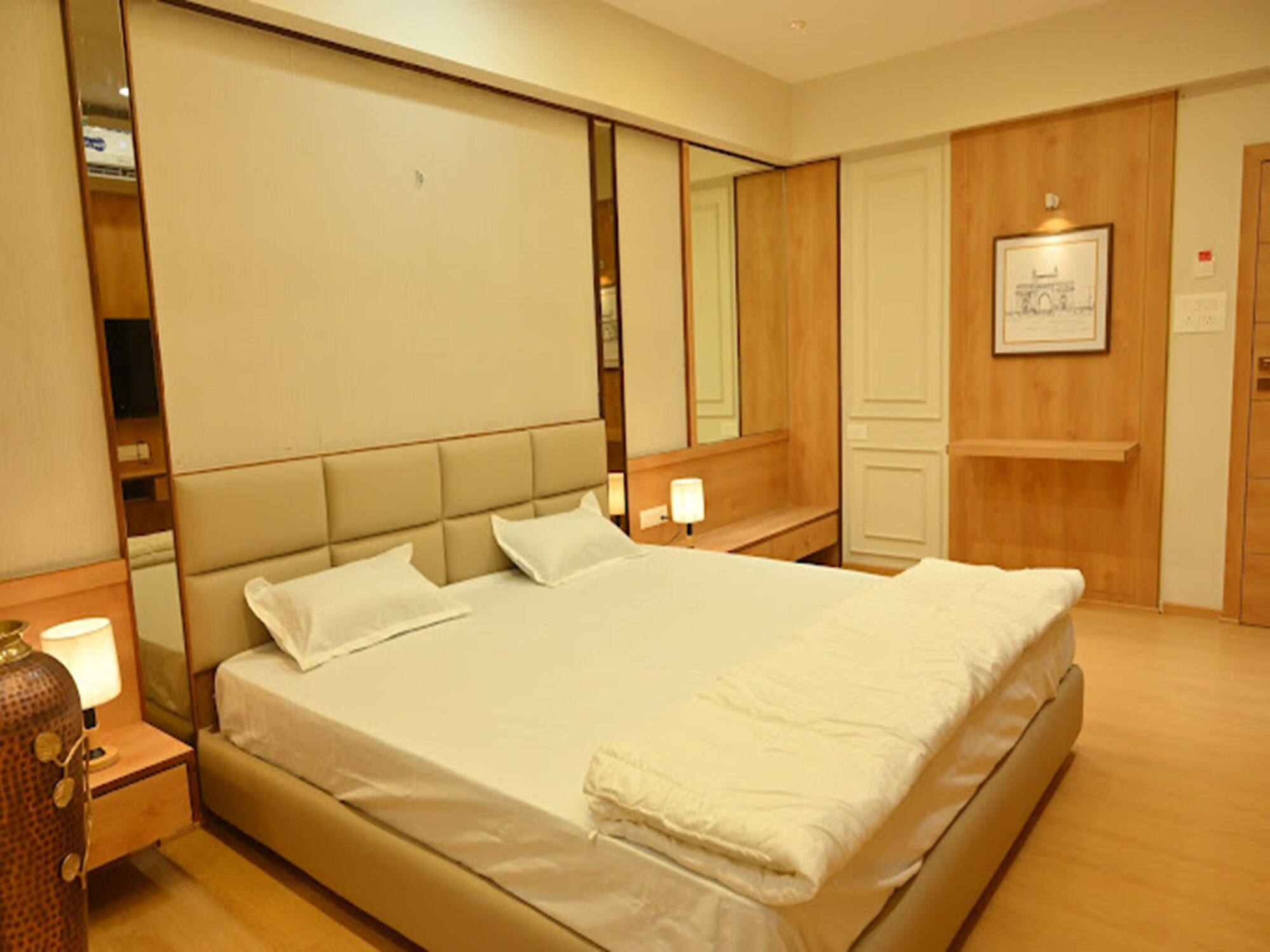 Hotel Yashraj Executive 4