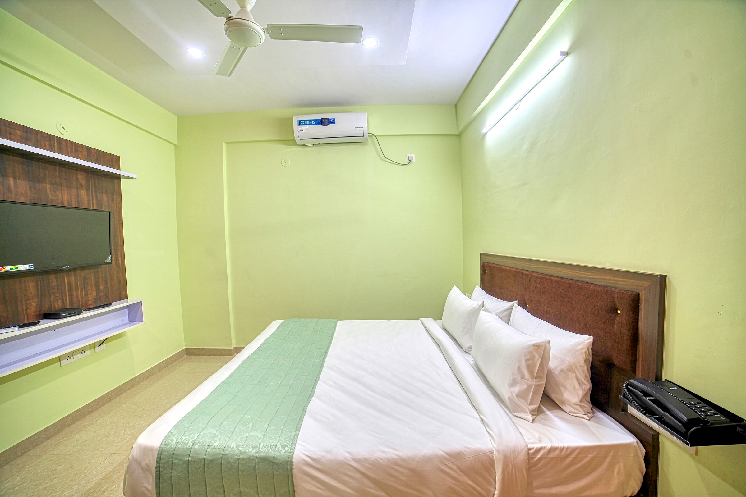 RedKEY Transit Hotel Bangalore Airport - Tap to explore photos