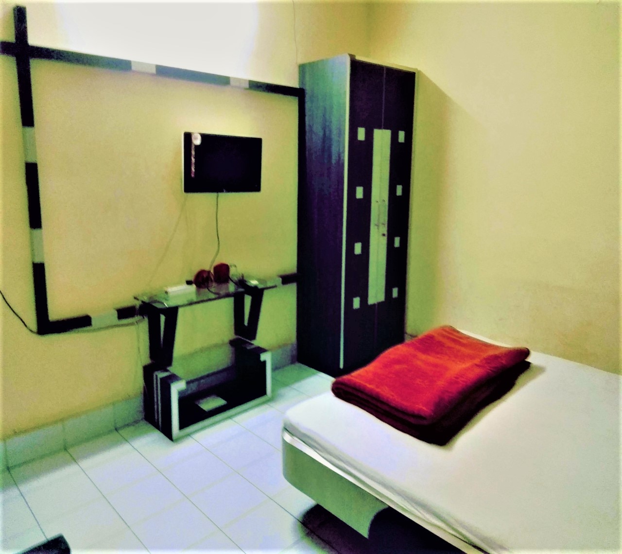 HOTEL SATKAR DELUXE - Tap to explore photos