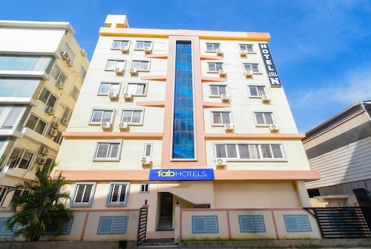 FabHotel N Residency, Hitech City - 350M from Yashoda Hospital, Hitech City