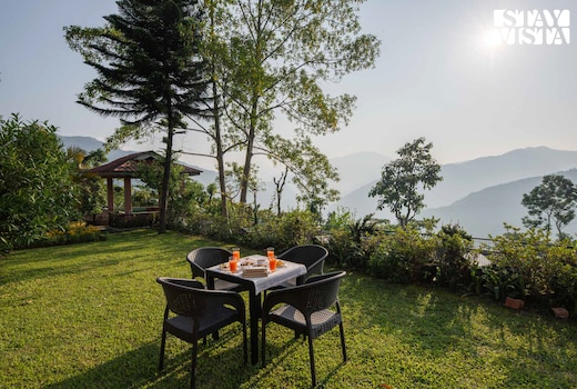 StayVista at Thangsing Farmhouse