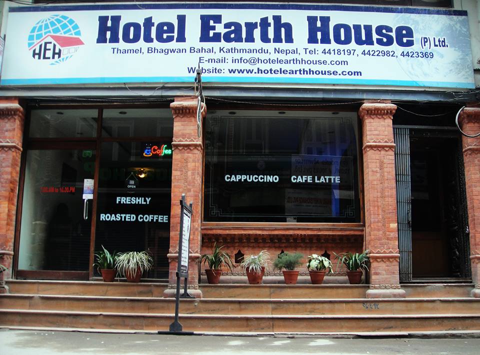 Hotel Earth House - Tap to explore photos