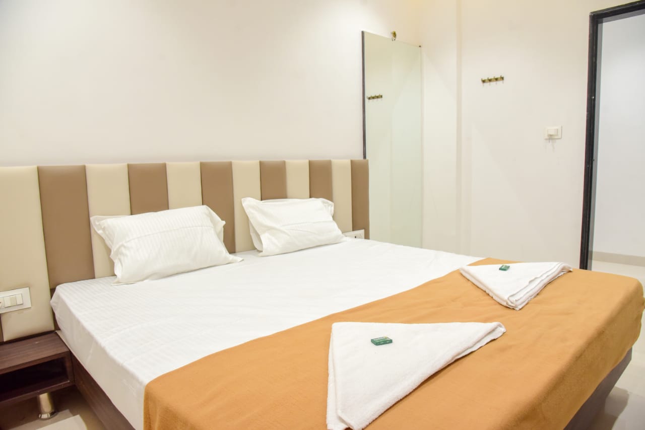 Hotel Shree Narayani, Tuljapur - Tap to explore photos