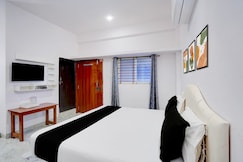 SPOT ON Hotel Aarav Palace, Sehore