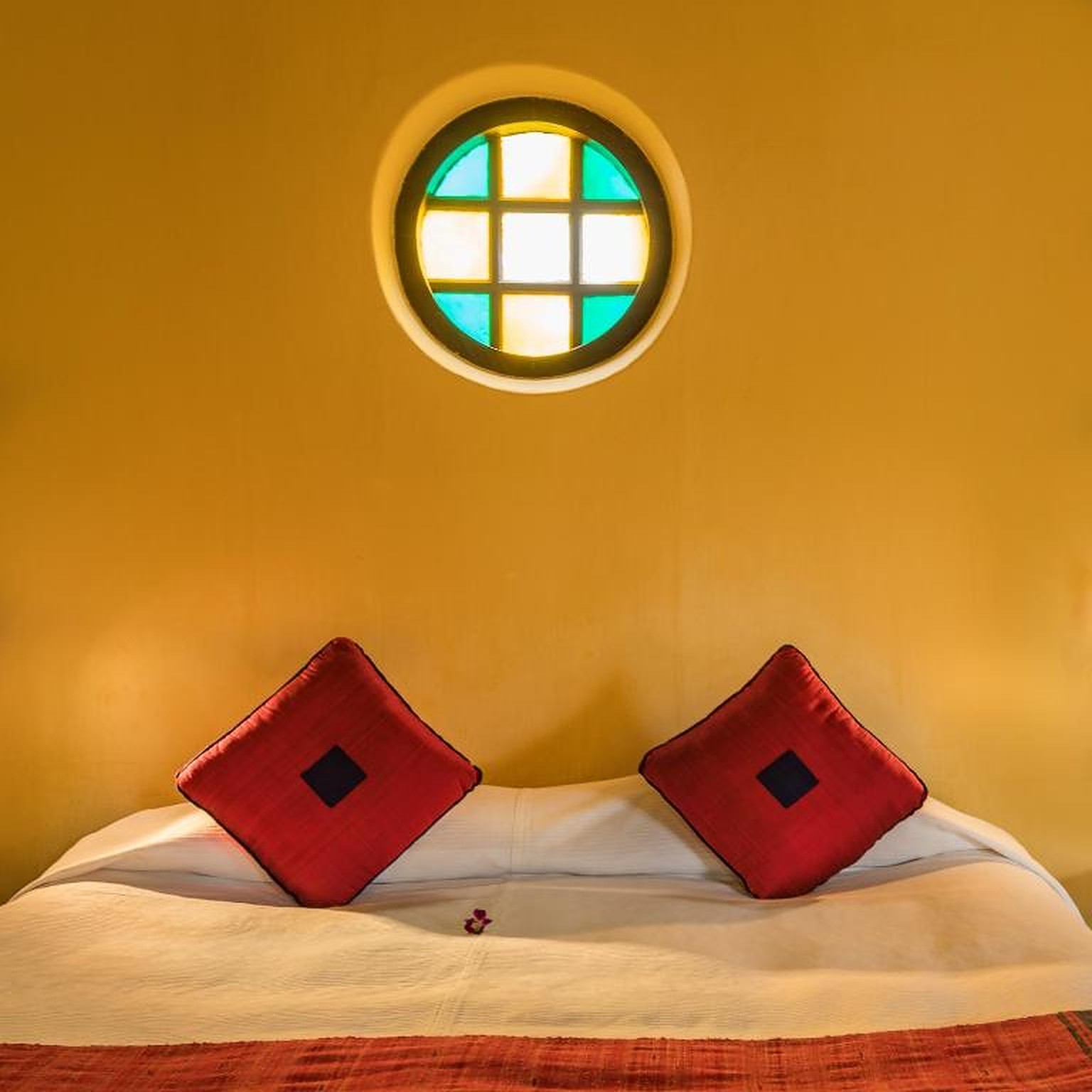 Old Harbour Hotel - Tap to explore photos