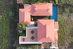 Madhavis Villa : 3BHK private pool getaway, Lonavala