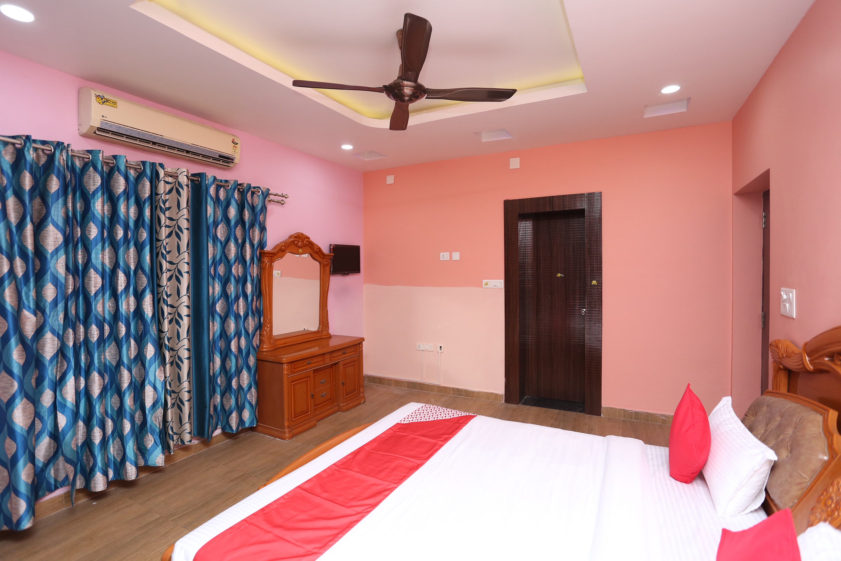 Hotel O Kalinga Regency - Tap to explore photos