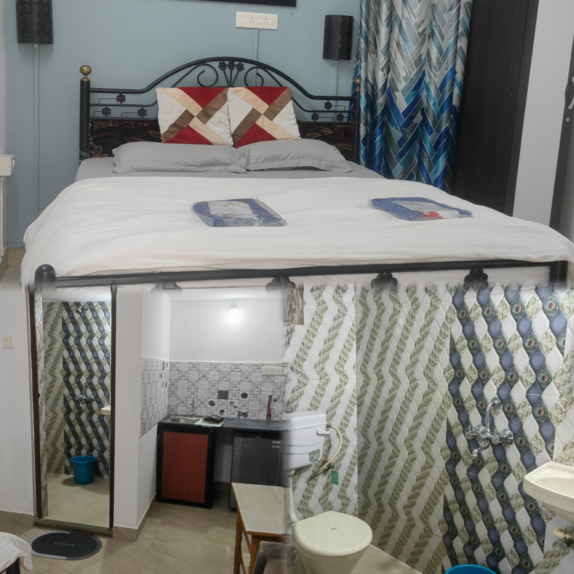 Dsouza Brother's Guest House - Tap to explore photos