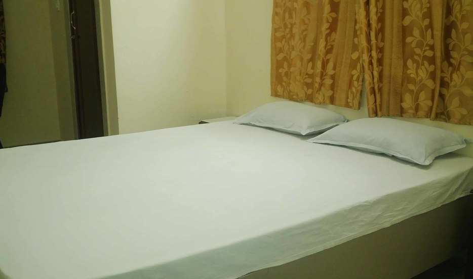 Hotel Anshdeep Palace - Tap to explore photos