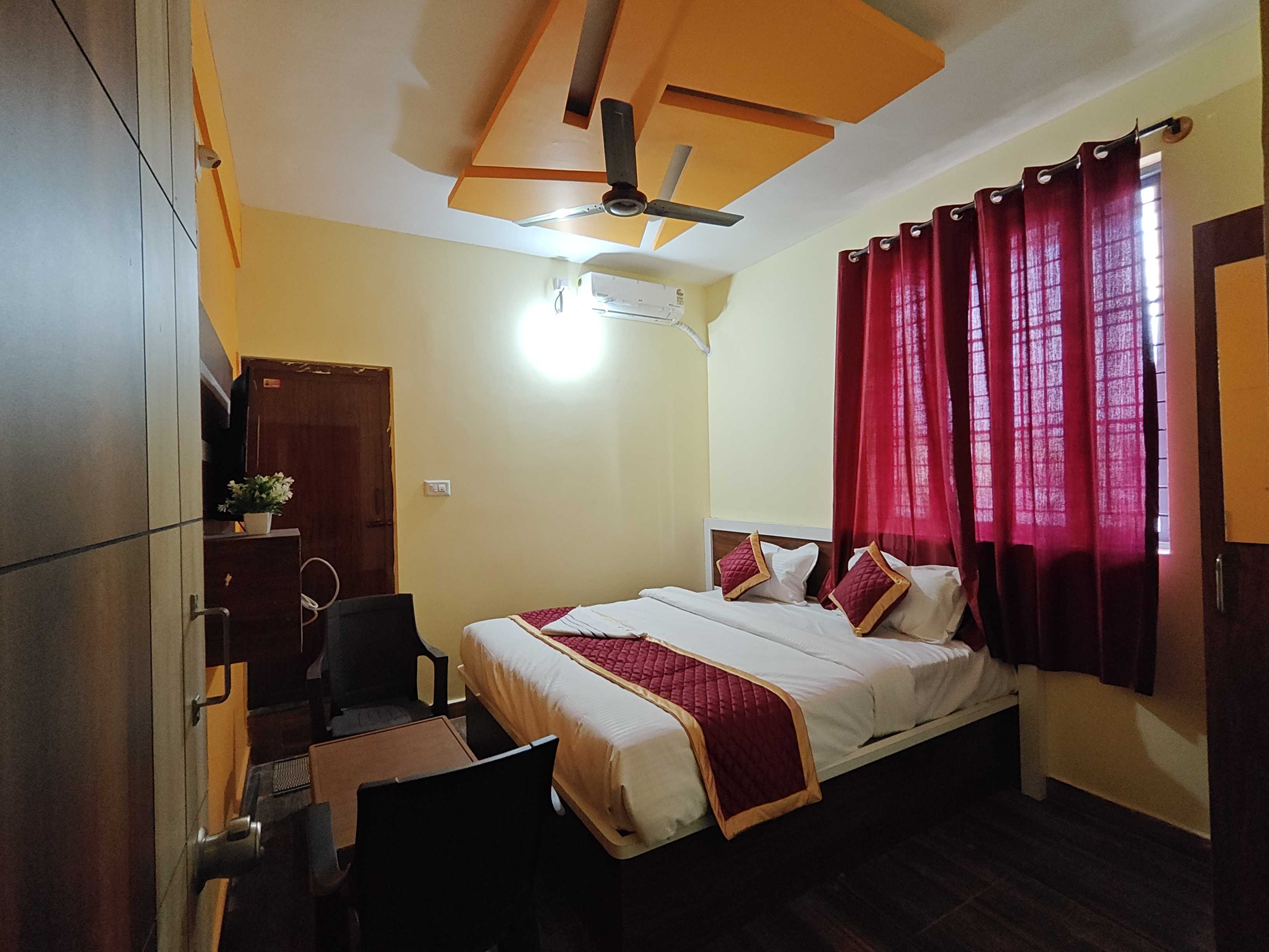 HOTEL O UTSAV STAY - Tap to explore photos